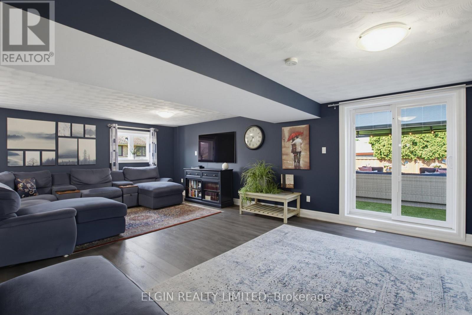 3 Trevithick Terrace, St. Thomas, ON - Indoor Photo Showing Living Room