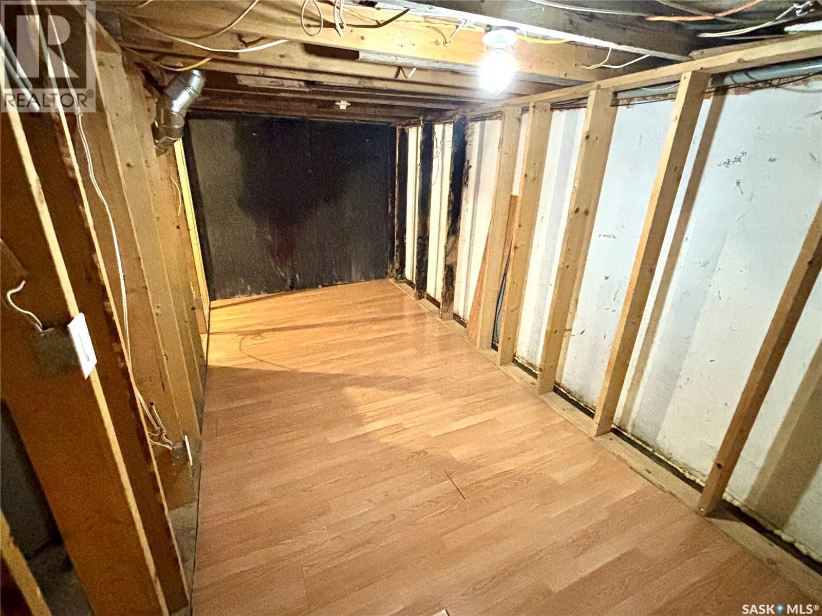 816 I Avenue S, Saskatoon, SK - Indoor