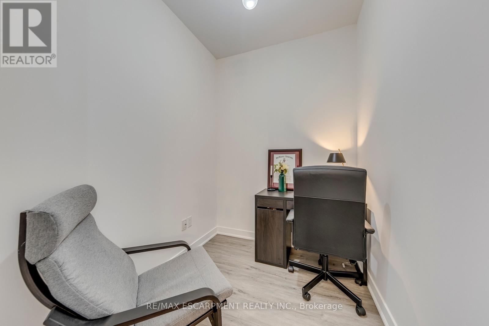 303 - 320 Plains Road E, Burlington, ON - Indoor Photo Showing Office