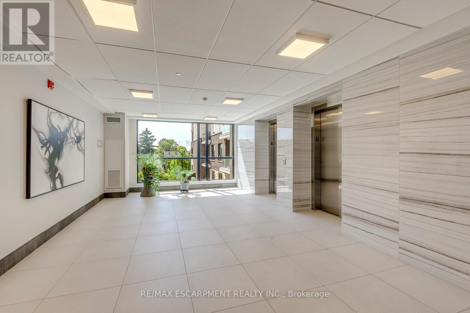 303 - 320 Plains Road E, Burlington, ON - Indoor Photo Showing Other Room