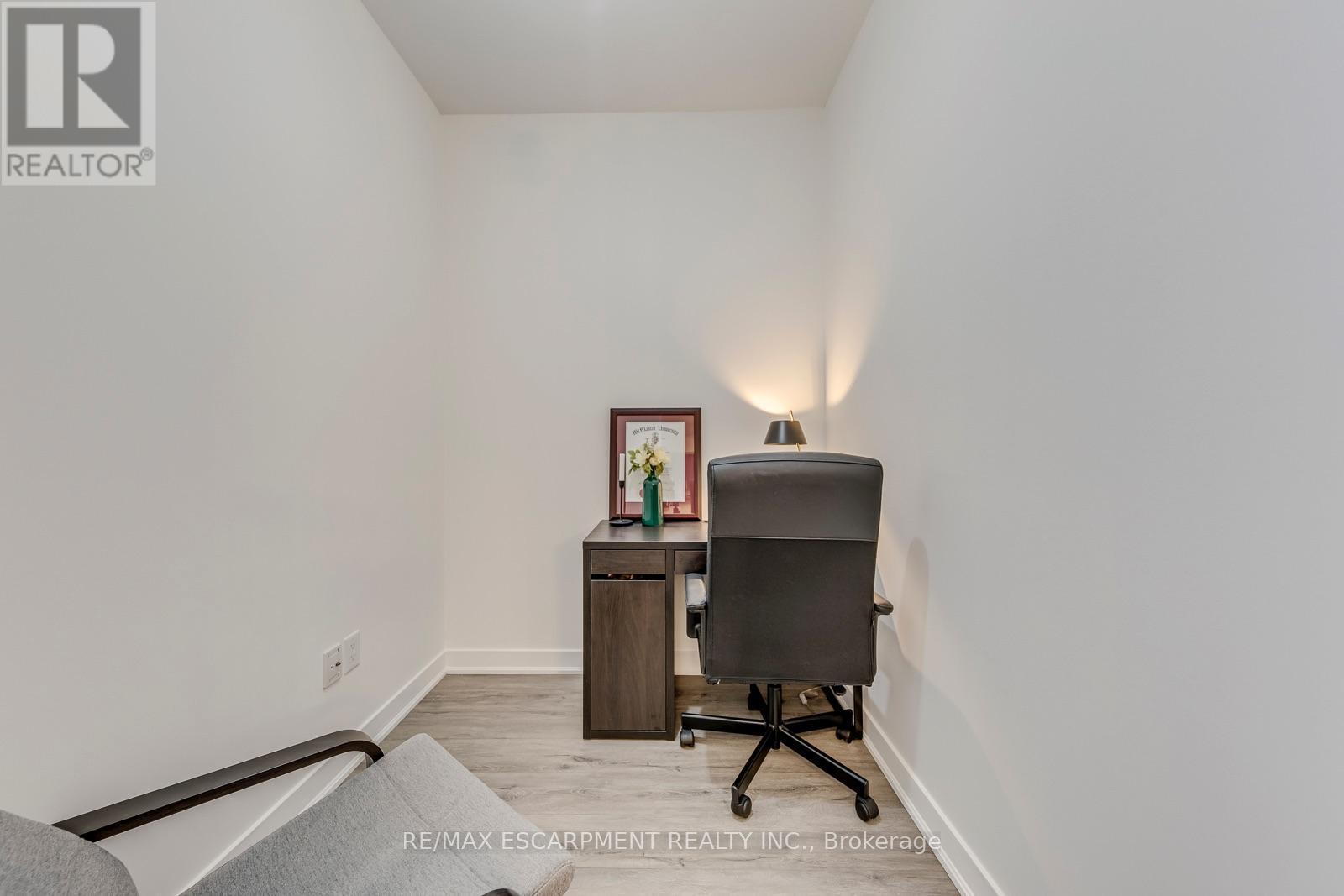 303 - 320 Plains Road E, Burlington, ON - Indoor Photo Showing Other Room