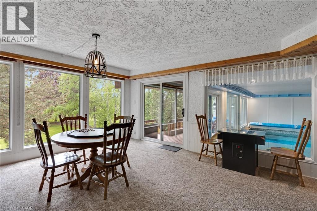 565 Fountain Street S, Cambridge, ON - Indoor Photo Showing Dining Room