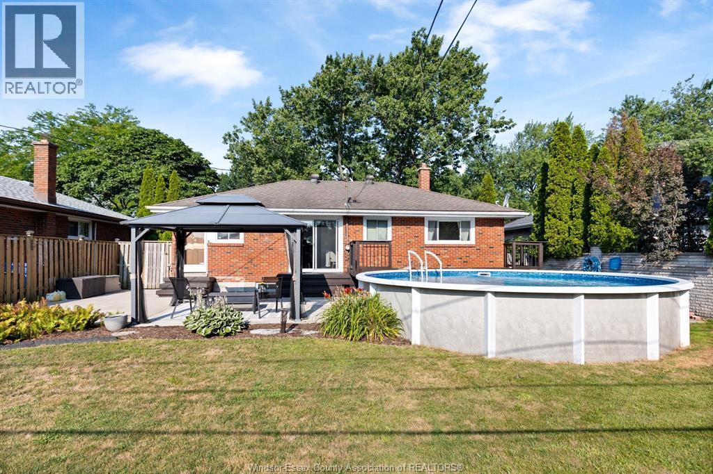 462 Dormar Drive, Windsor, ON - Outdoor With Above Ground Pool