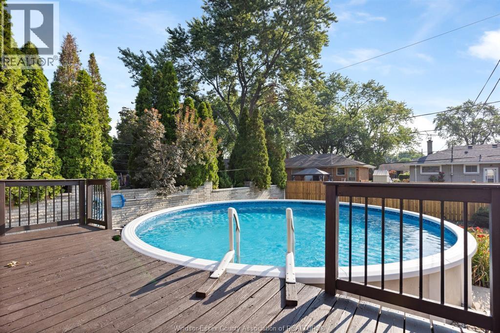 462 Dormar Drive, Windsor, ON - Outdoor With Above Ground Pool With Backyard