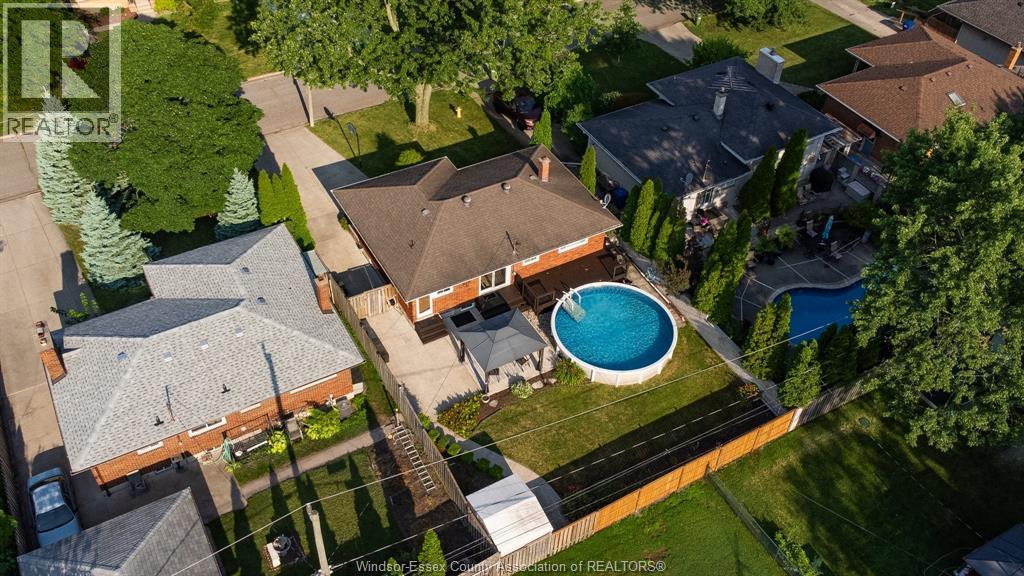 462 Dormar Drive, Windsor, ON - Outdoor With Above Ground Pool With View