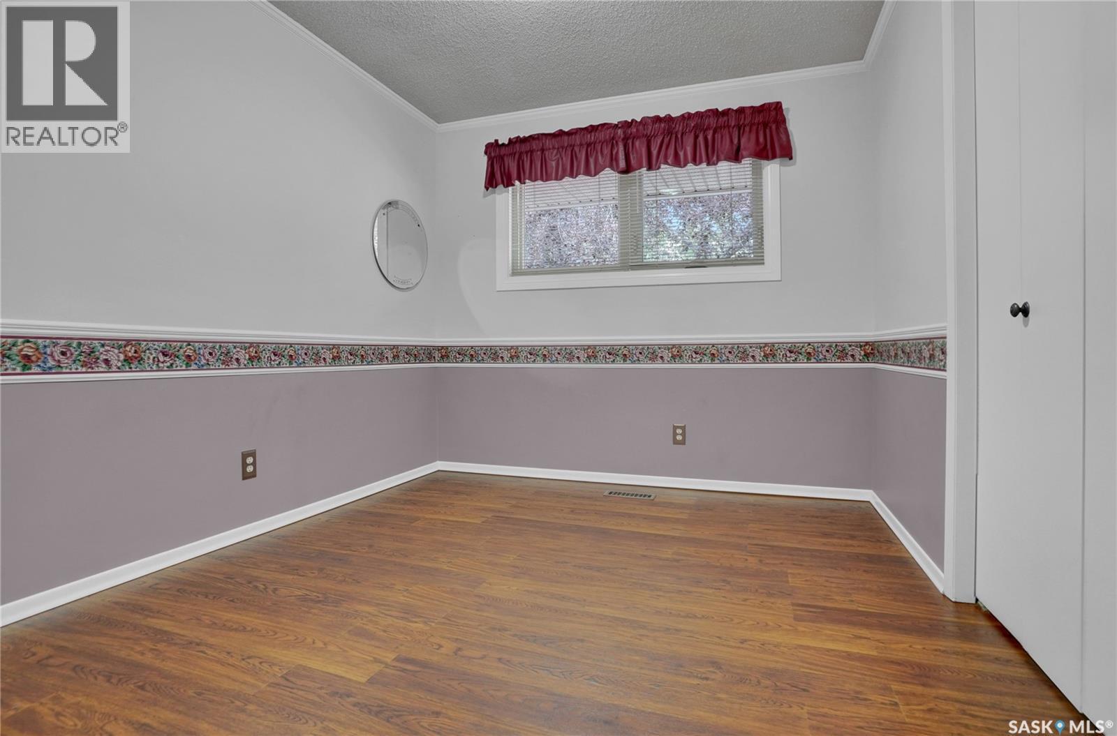 6015 7Th Avenue N, Regina, SK - Indoor