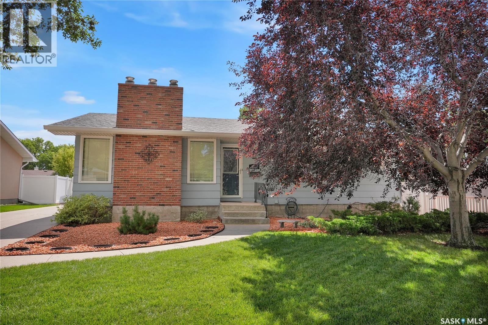6015 7Th Avenue N, Regina, SK - Outdoor