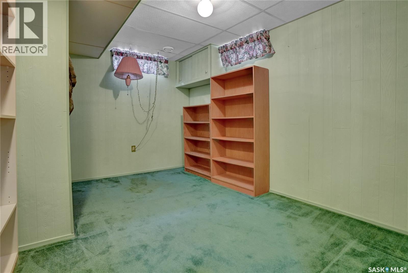 6015 7Th Avenue N, Regina, SK - Indoor Photo Showing Other Room