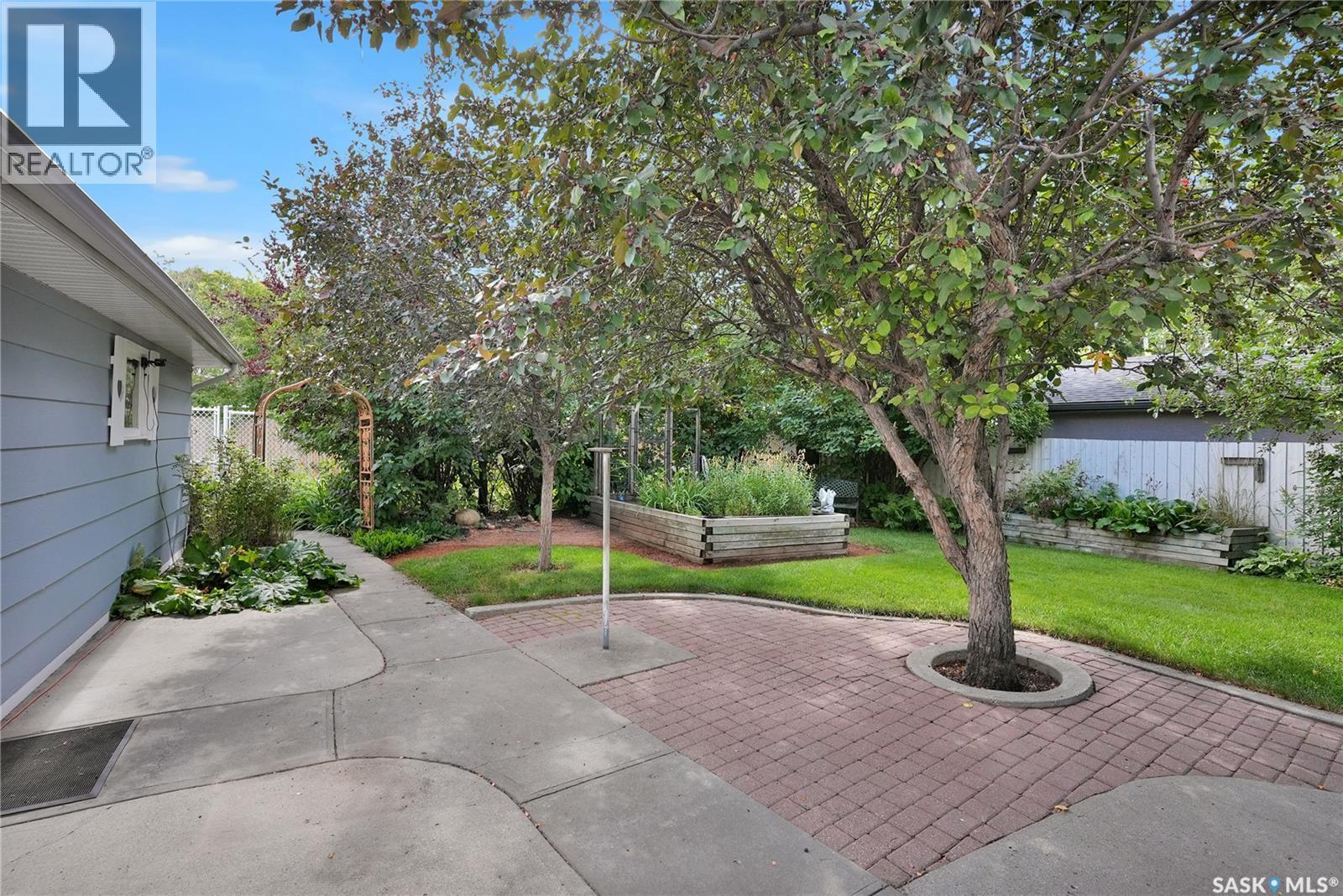6015 7Th Avenue N, Regina, SK - Outdoor