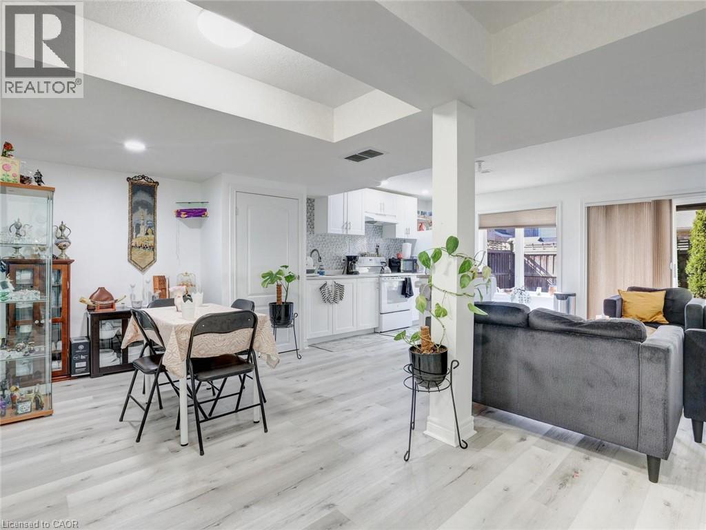 584 Pinery Trail, Waterloo, ON - Indoor