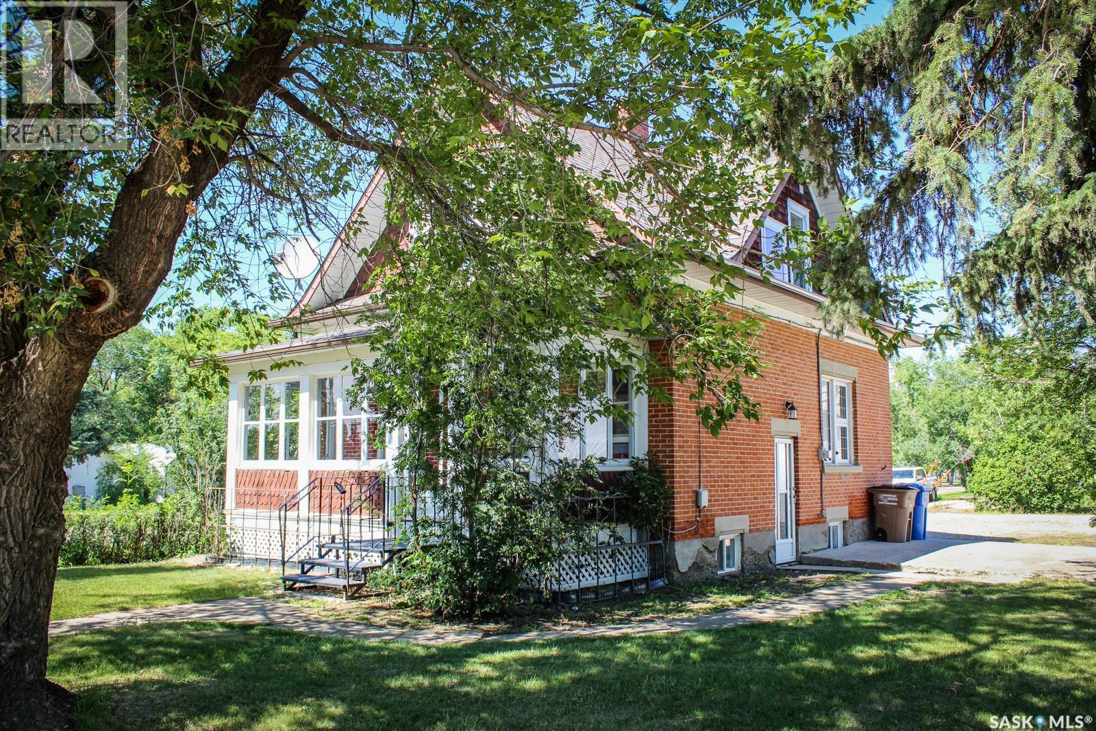 420 Burrows Avenue W, Melfort, SK - Outdoor