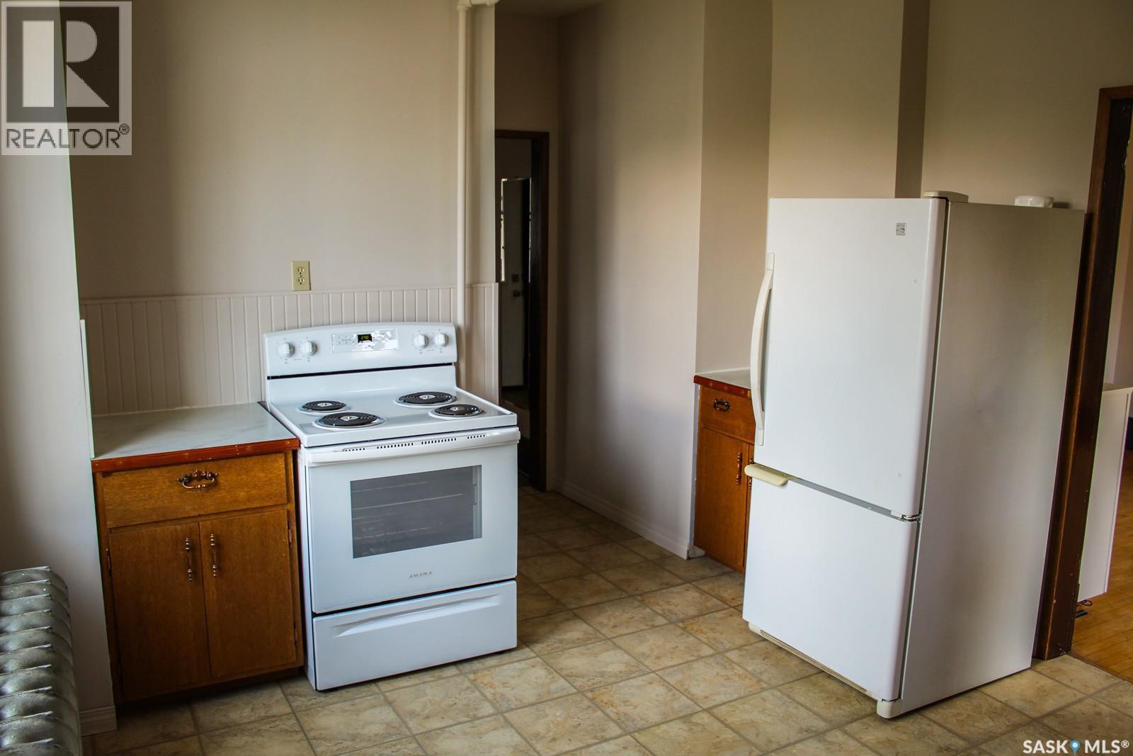 420 Burrows Avenue W, Melfort, SK - Indoor Photo Showing Kitchen