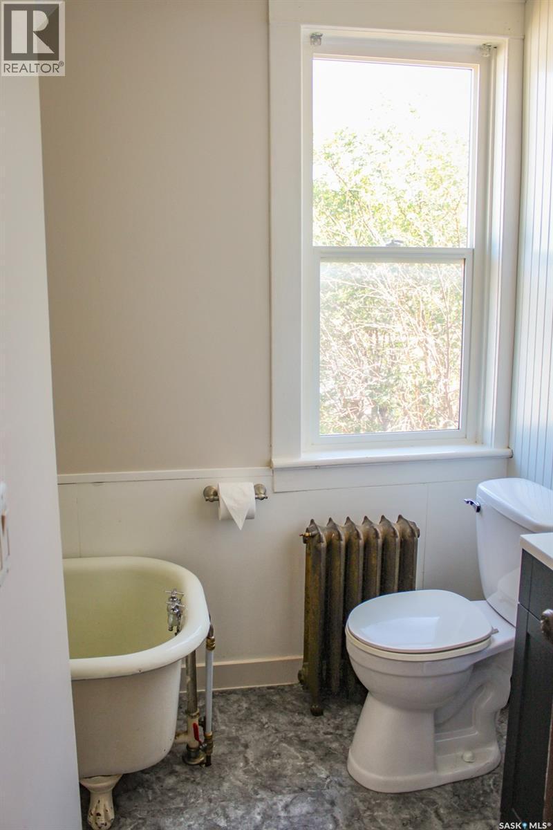 420 Burrows Avenue W, Melfort, SK - Indoor Photo Showing Bathroom