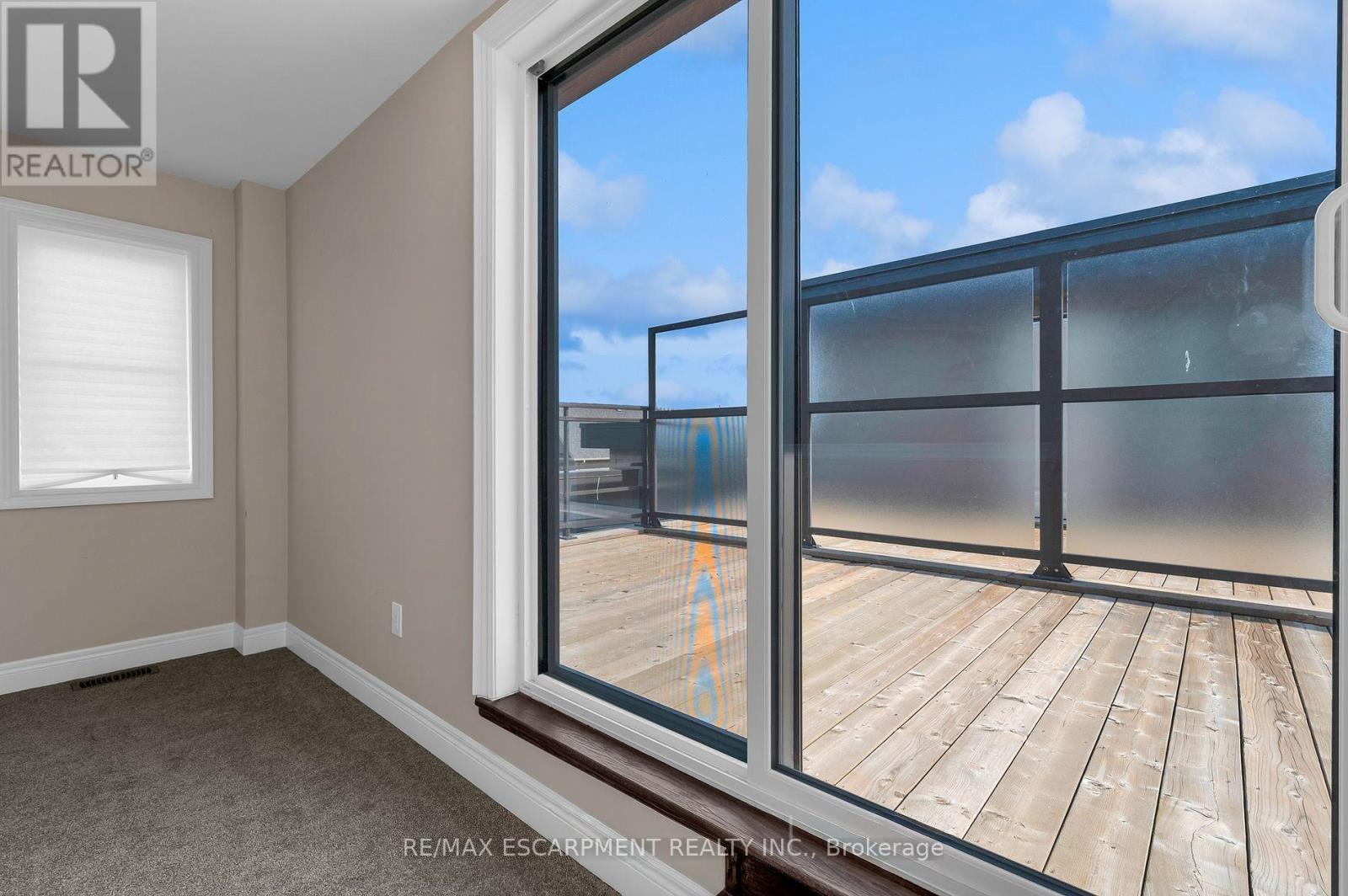 2 Waterview Lane, Grimsby, ON - Indoor Photo Showing Other Room