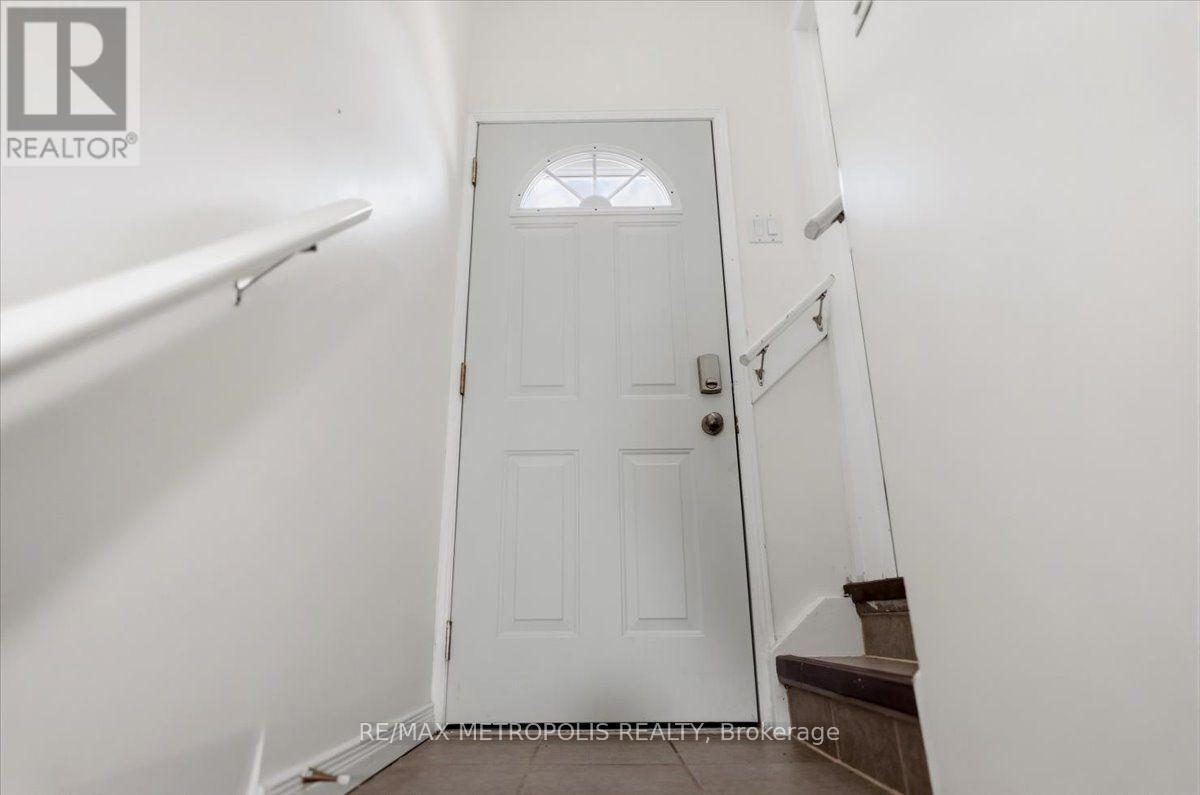 615 Dogwood Lane, Waterloo, ON - Indoor Photo Showing Other Room