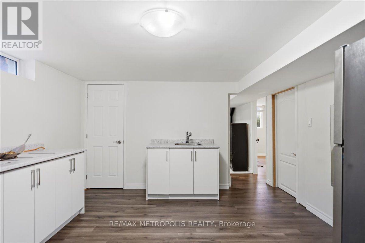 615 Dogwood Lane, Waterloo, ON - Indoor Photo Showing Other Room