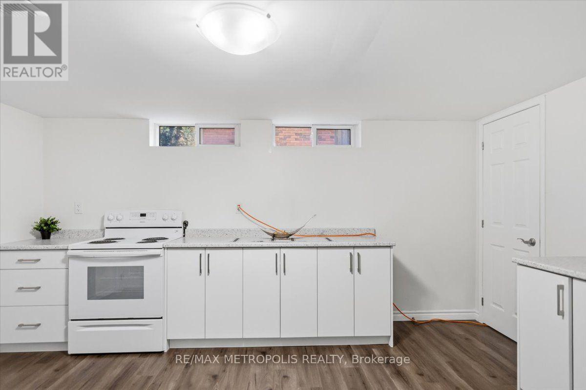 615 Dogwood Lane, Waterloo, ON - Indoor Photo Showing Other Room