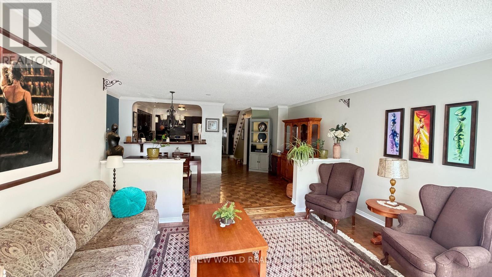5 Doral Gate, Markham, ON - Indoor Photo Showing Living Room