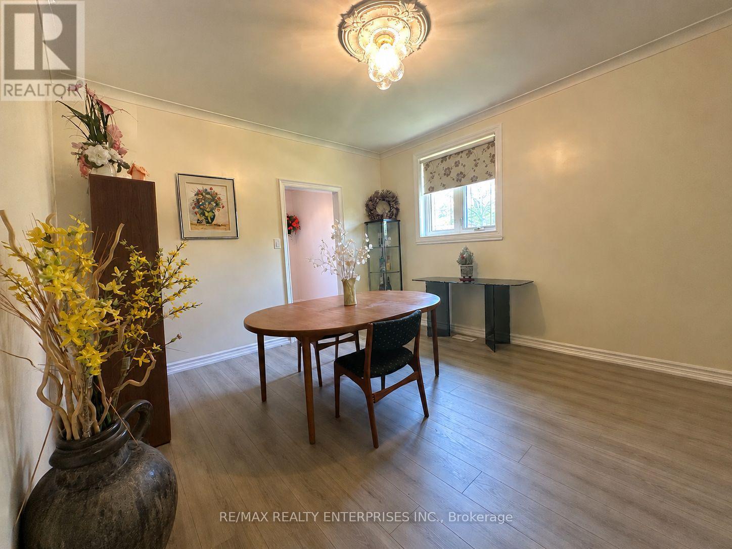 1571 Muir Road, Mississauga, ON - Indoor Photo Showing Dining Room