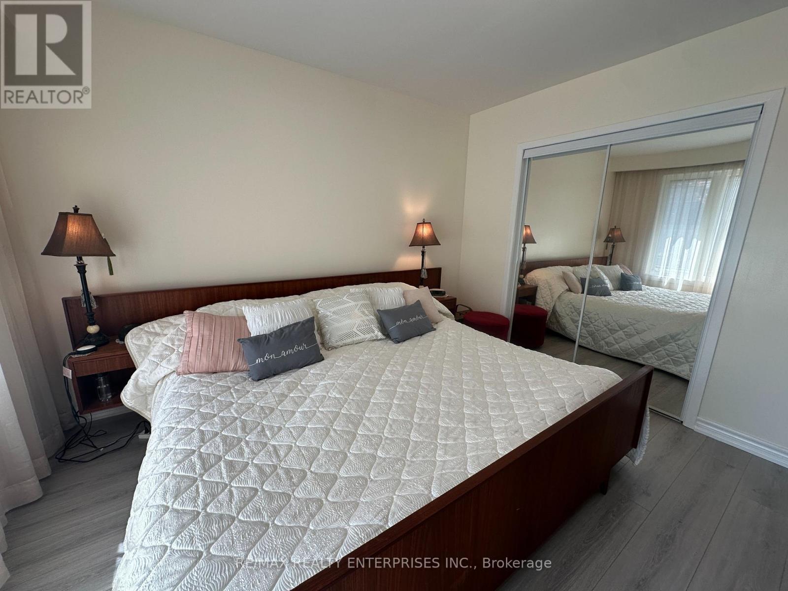 1571 Muir Road, Mississauga, ON - Indoor Photo Showing Bedroom