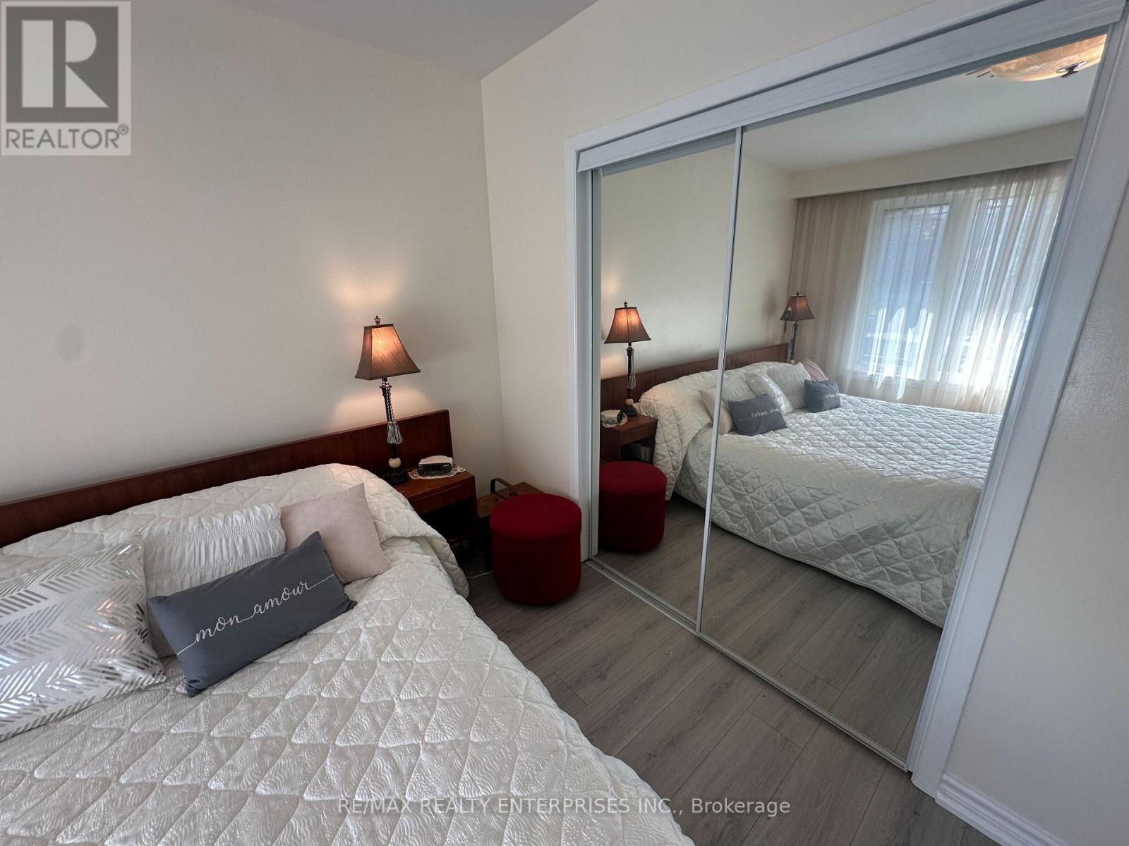 1571 Muir Road, Mississauga, ON - Indoor Photo Showing Bedroom