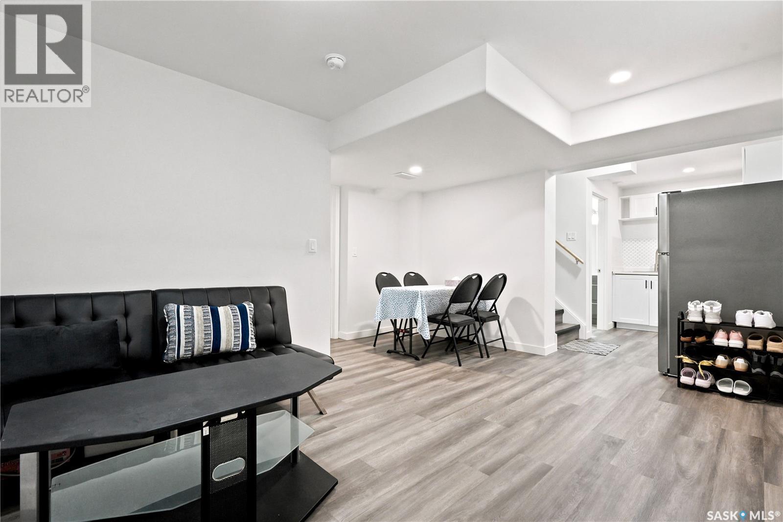 207 Kolynchuk Manor, Saskatoon, SK - Indoor