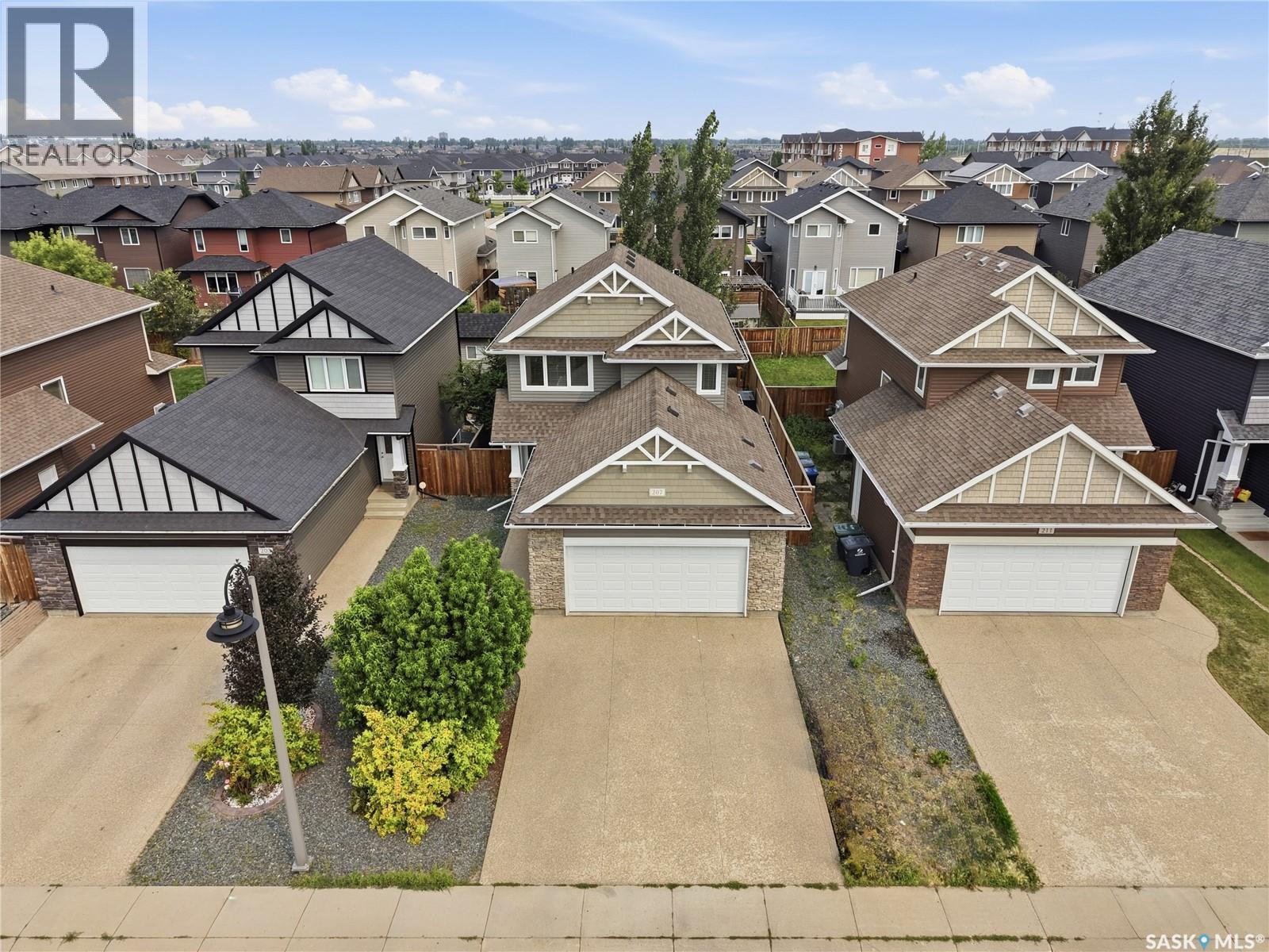 207 Kolynchuk Manor, Saskatoon, SK - Outdoor With Facade