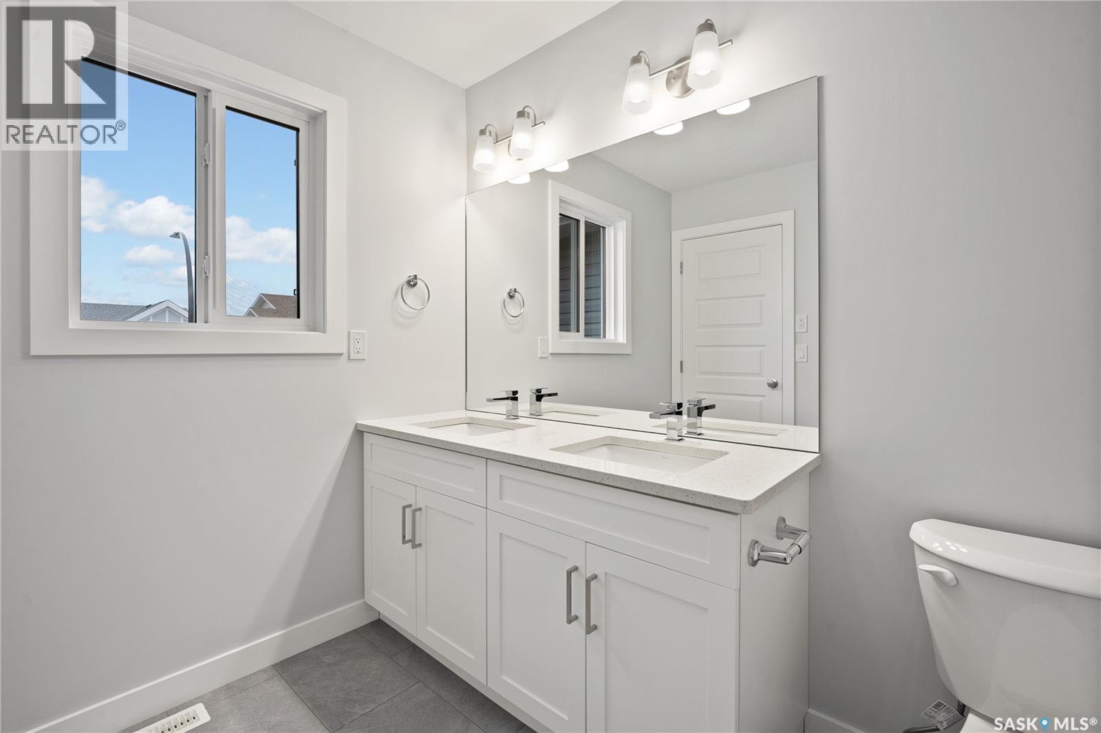 2921 Green Turtle Road, Regina, SK - Indoor Photo Showing Bathroom