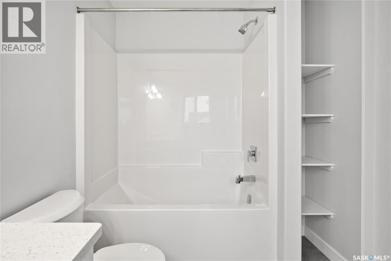 2921 Green Turtle Road, Regina, SK - Indoor Photo Showing Bathroom