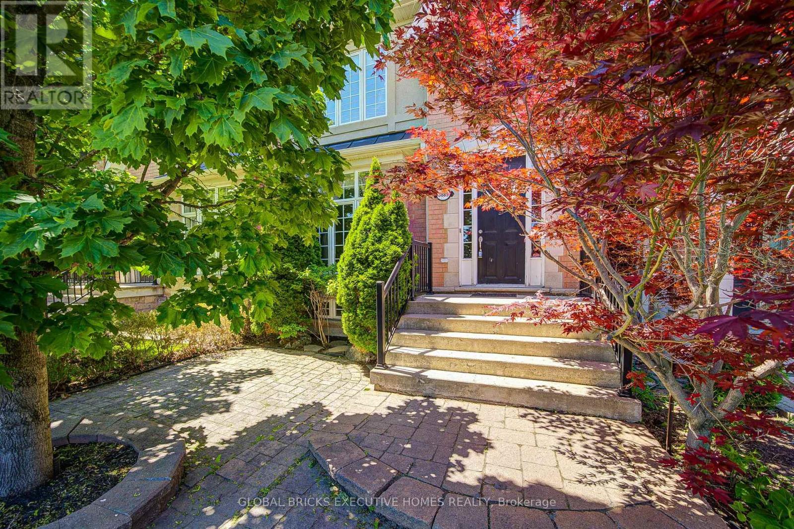 3885 Eglinton Avenue, Mississauga, ON - Outdoor