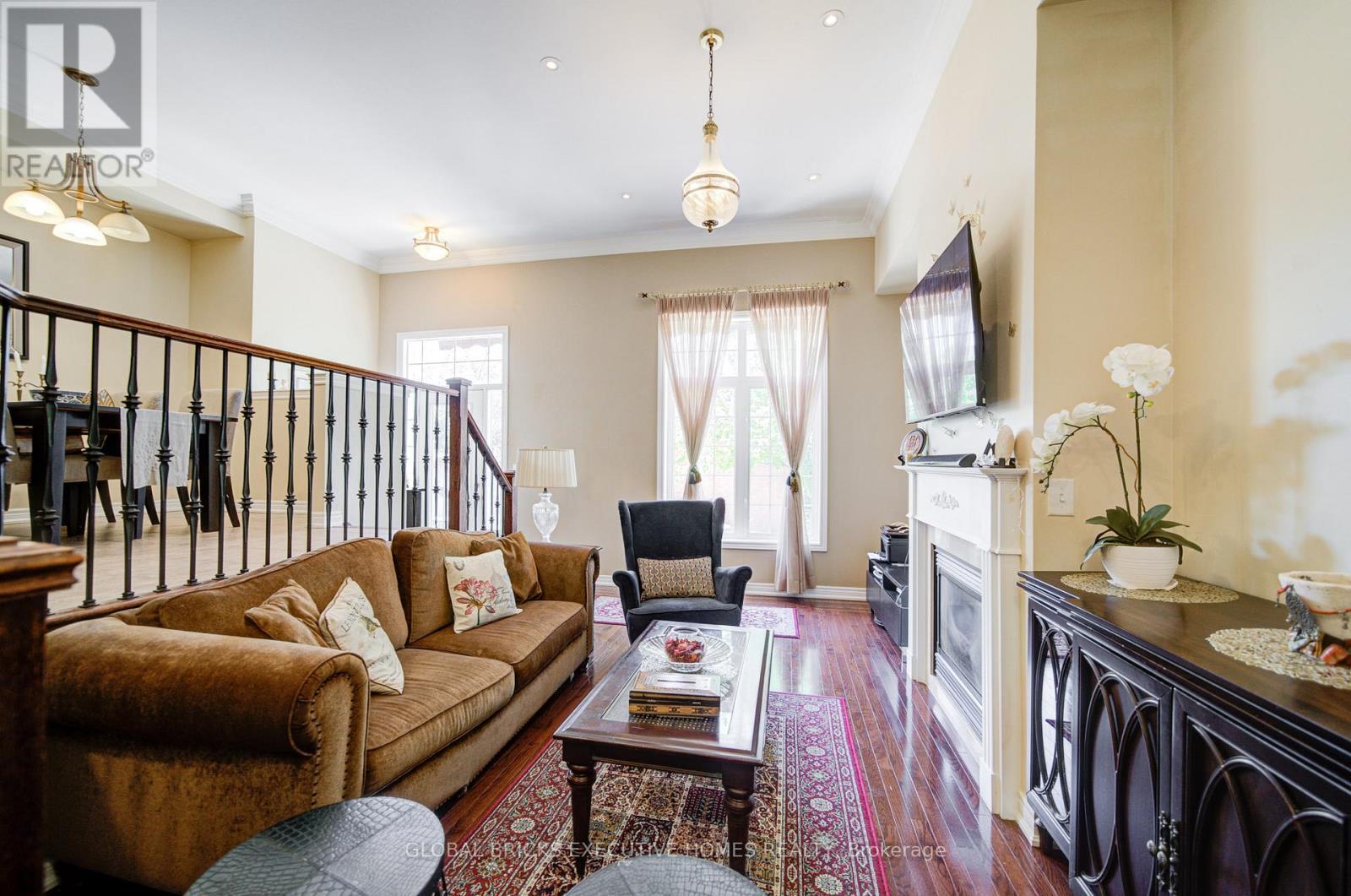 3885 Eglinton Avenue, Mississauga, ON - Indoor