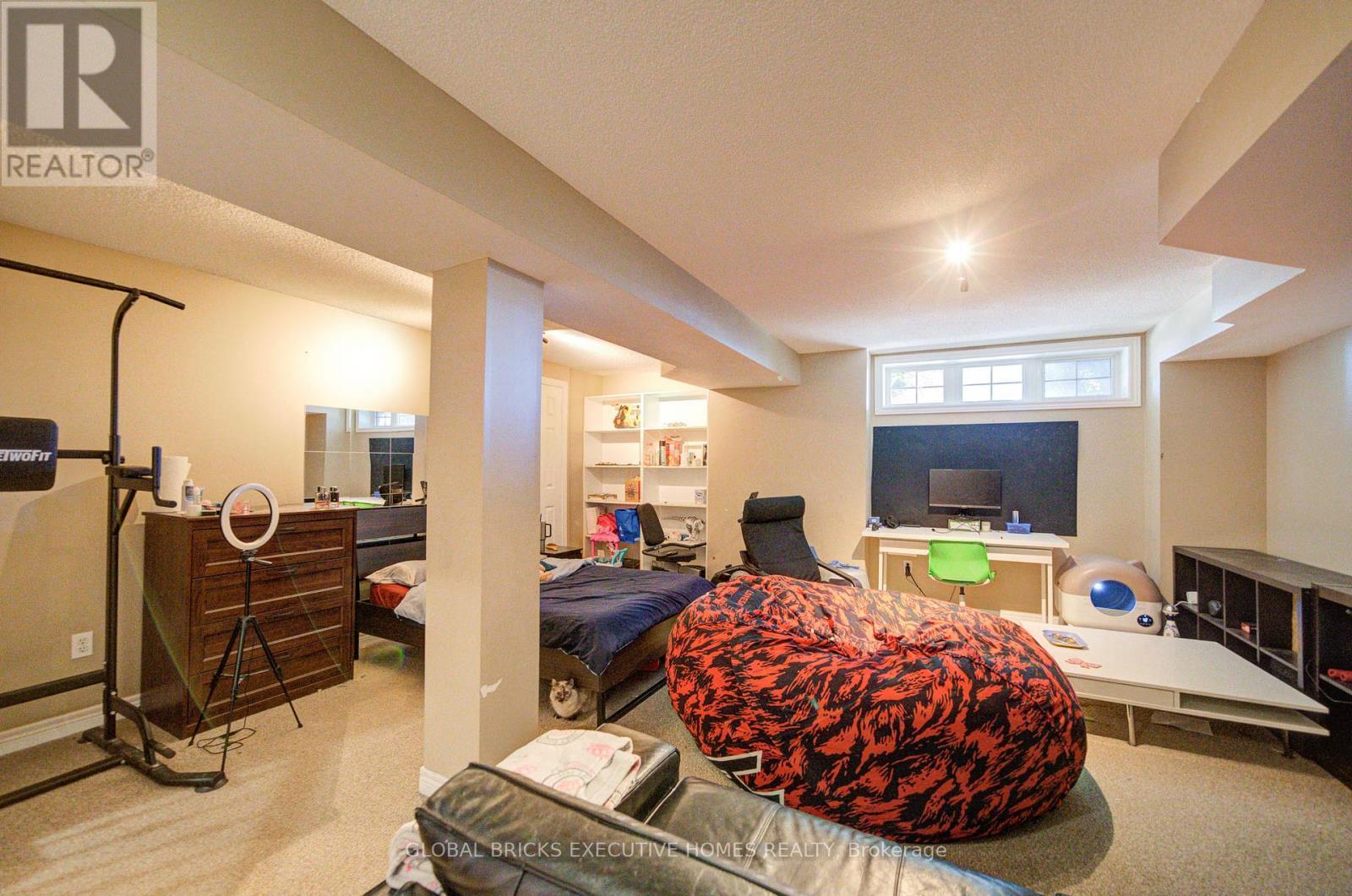 3885 Eglinton Avenue, Mississauga, ON - Indoor