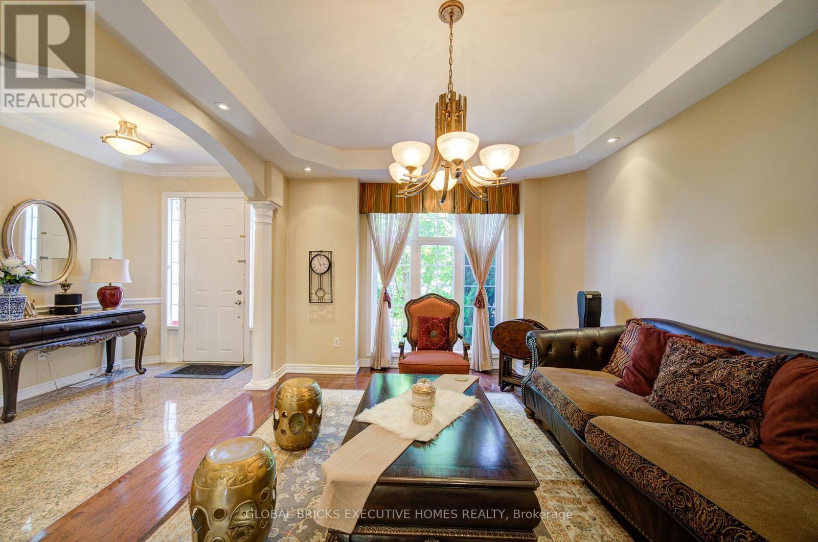 Living/dining area - 3885 Eglinton Avenue, Mississauga, ON - Indoor Photo Showing Living Room