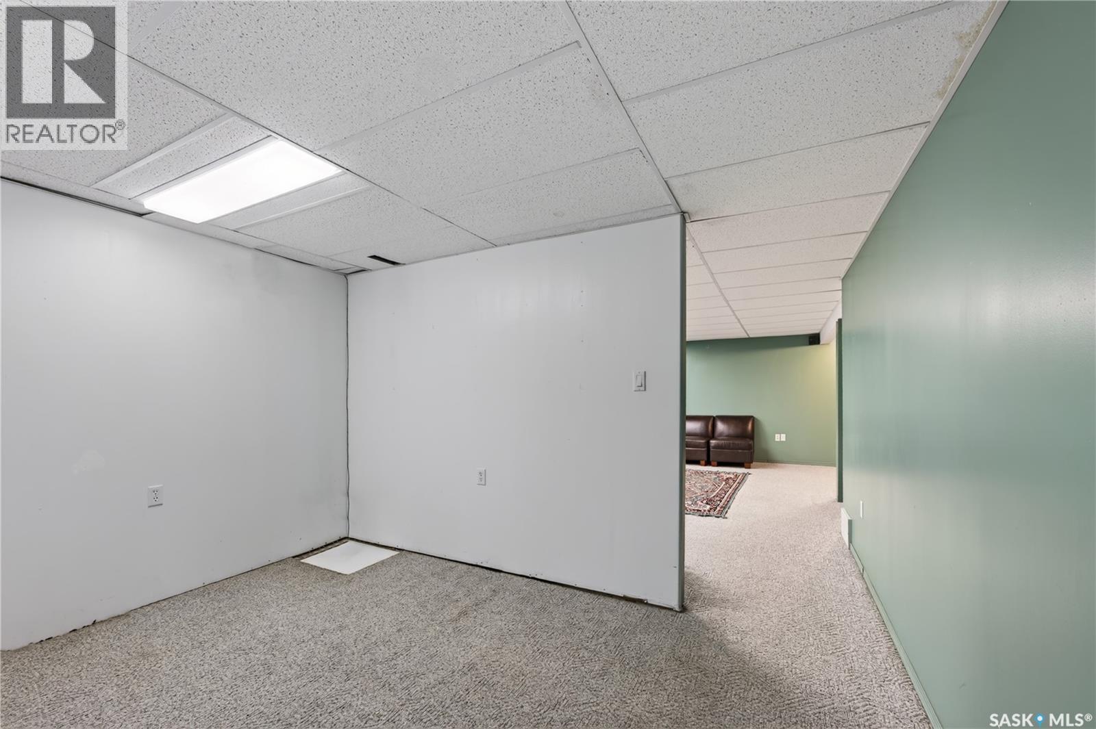 12 Jackson Bay, Regina, SK - Indoor Photo Showing Other Room