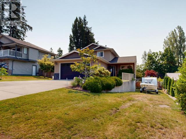 7066 Qualicum Way, Powell River, BC - Outdoor