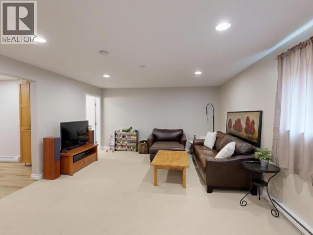 7066 Qualicum Way, Powell River, BC - Indoor