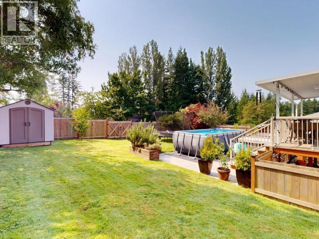 7066 Qualicum Way, Powell River, BC - Outdoor With Backyard