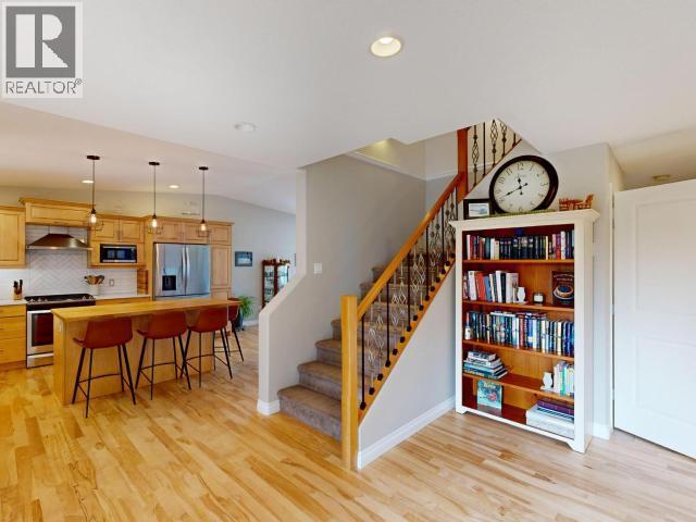 7066 Qualicum Way, Powell River, BC - Indoor Photo Showing Kitchen