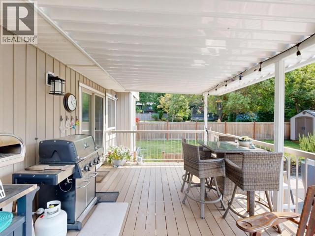 7066 Qualicum Way, Powell River, BC - Outdoor With Deck Patio Veranda With Exterior