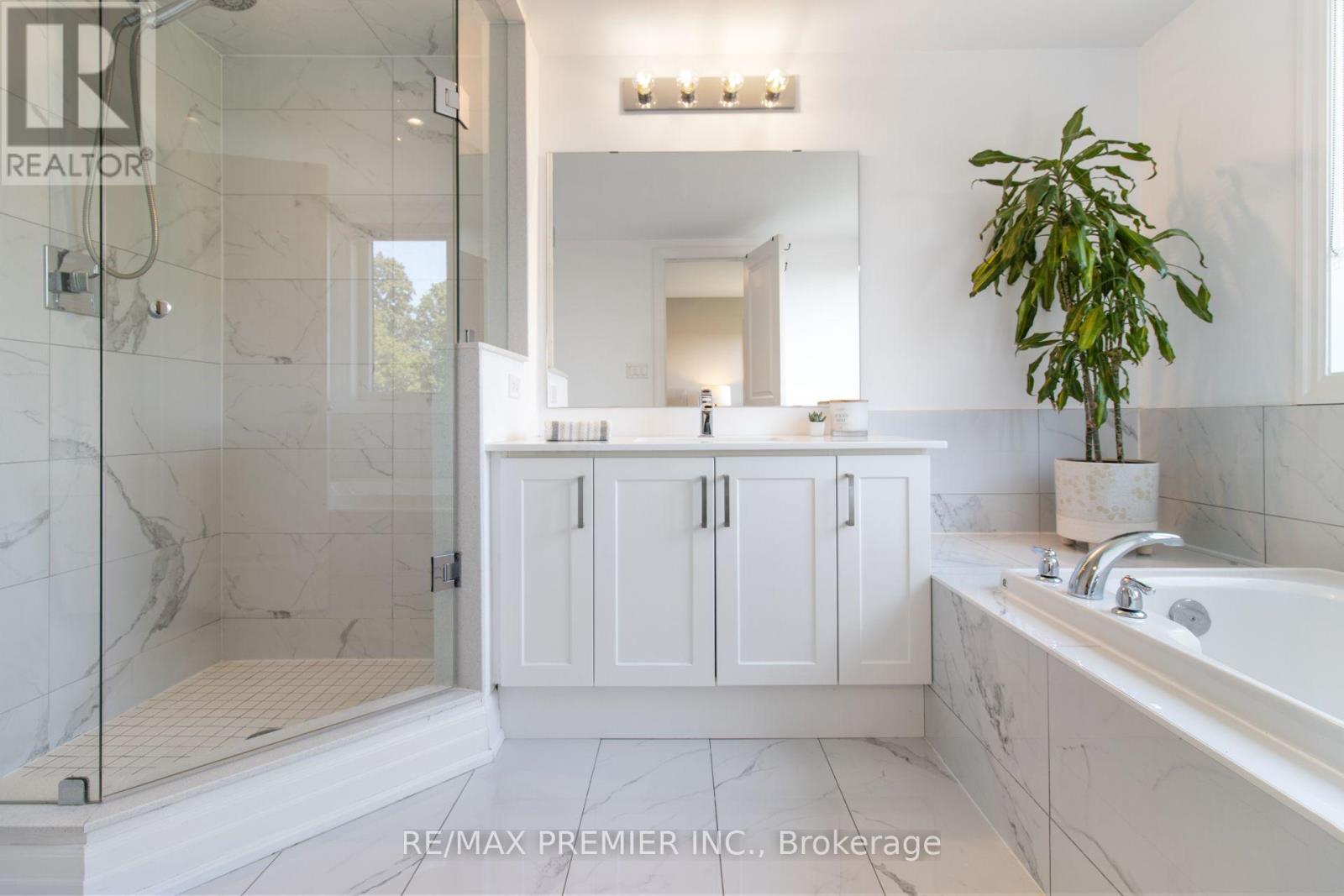 2 Gaddi Way, Vaughan, ON - Indoor Photo Showing Bathroom