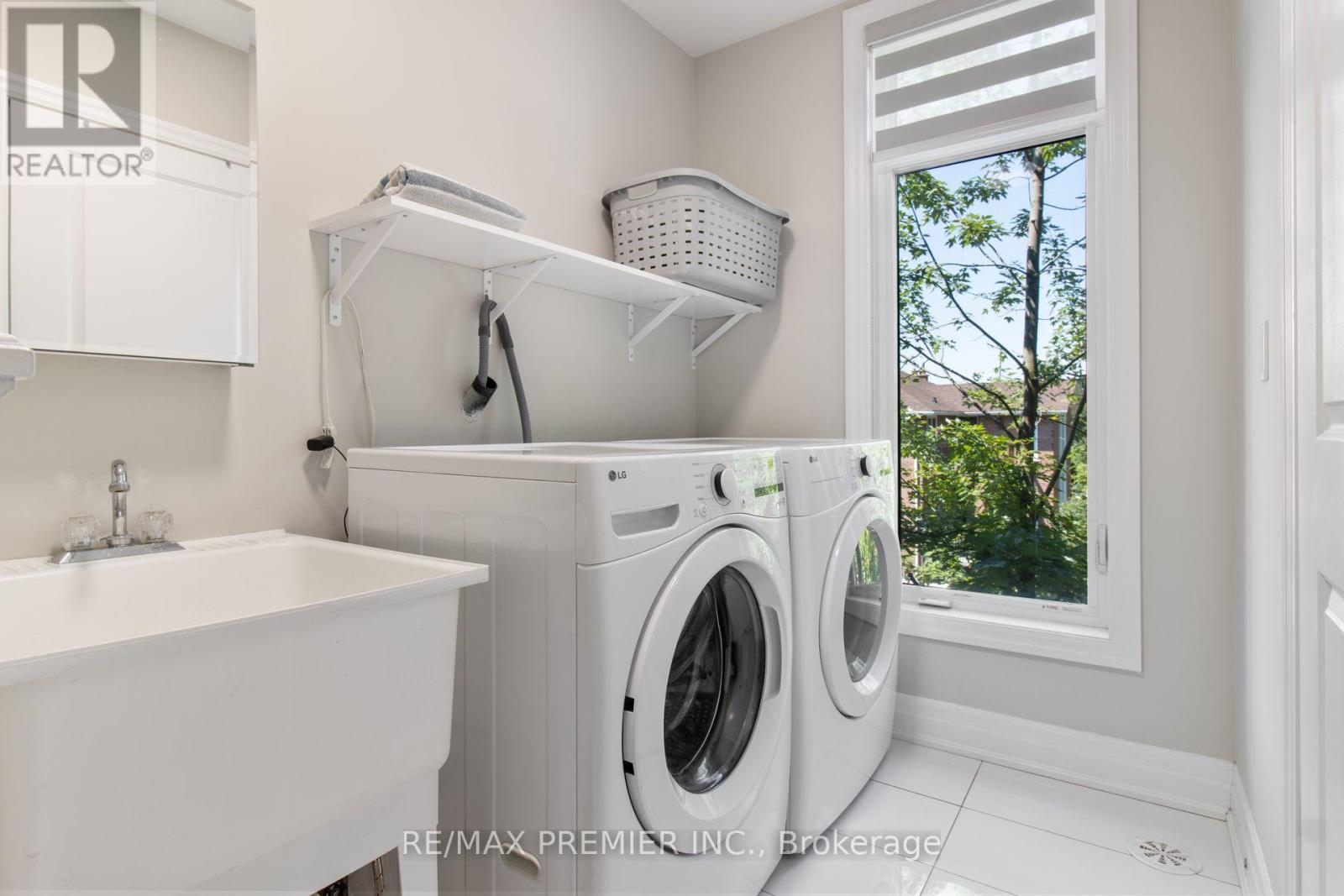 2 Gaddi Way, Vaughan, ON - Indoor Photo Showing Laundry Room