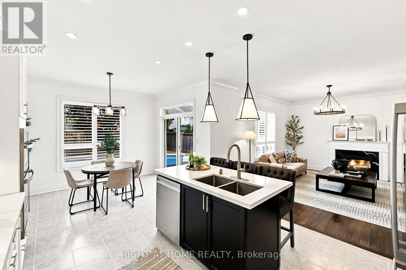 179 Cachet Boulevard, Whitby, ON - Indoor Photo Showing Kitchen With Double Sink