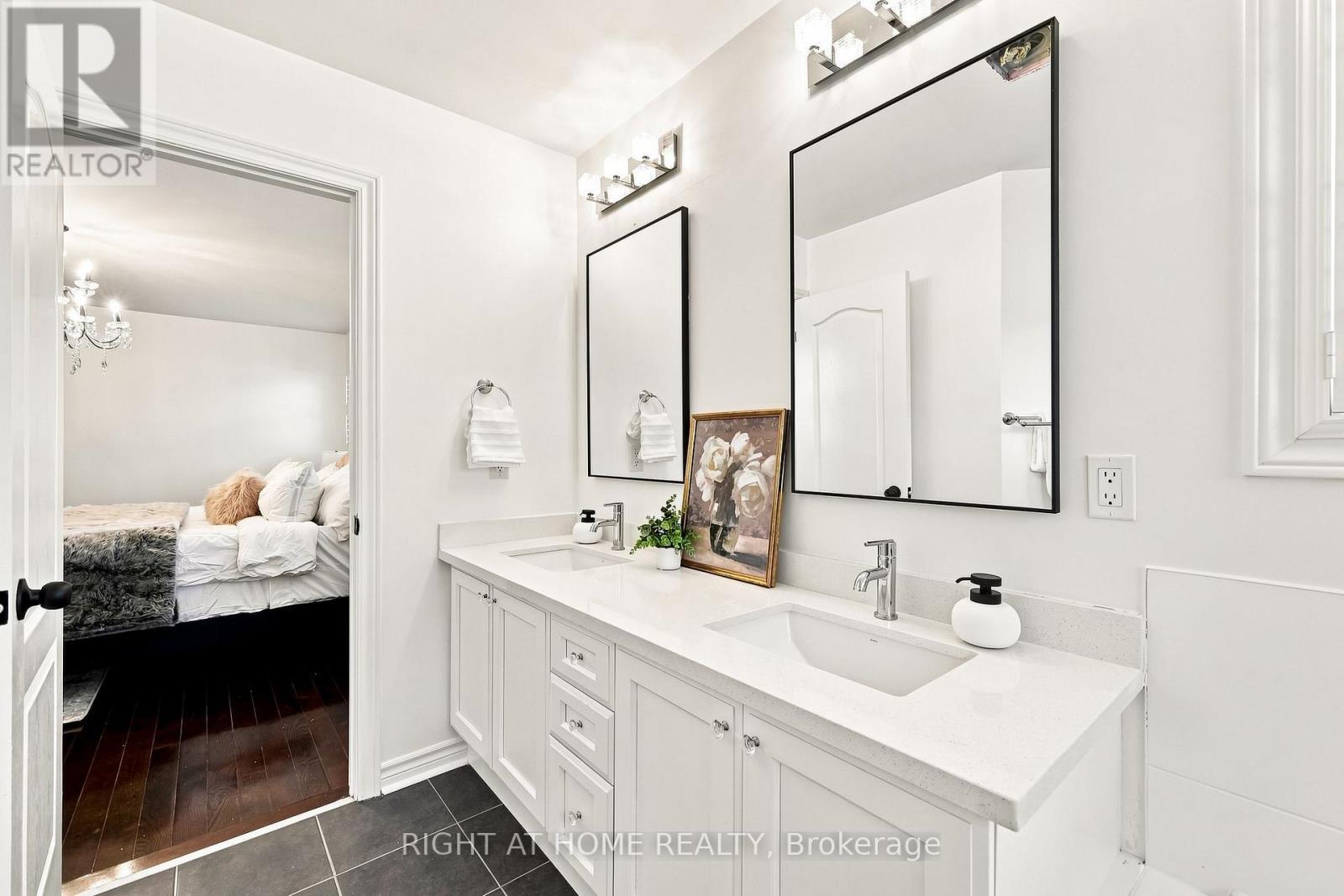 179 Cachet Boulevard, Whitby, ON - Indoor Photo Showing Bathroom