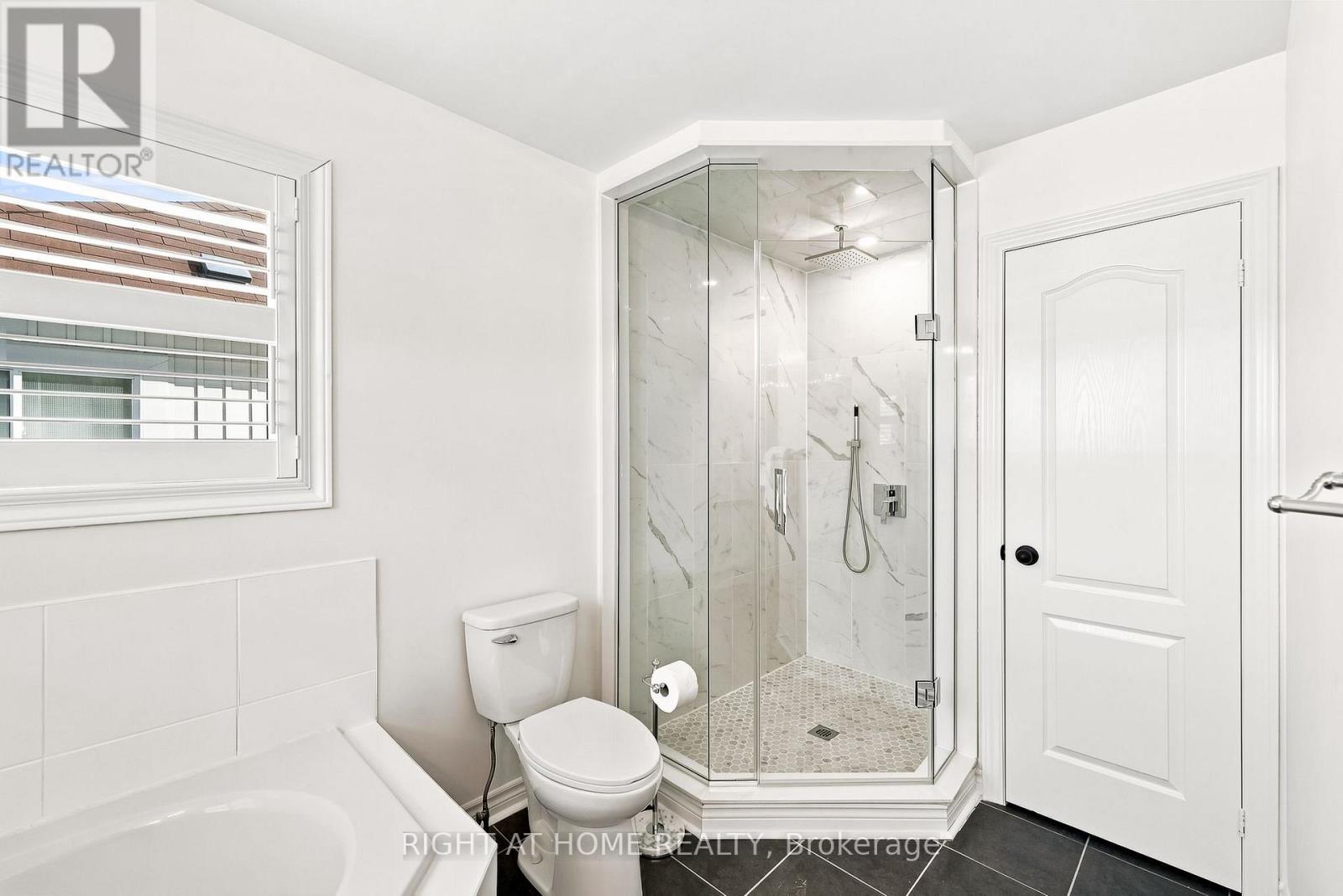 179 Cachet Boulevard, Whitby, ON - Indoor Photo Showing Bathroom