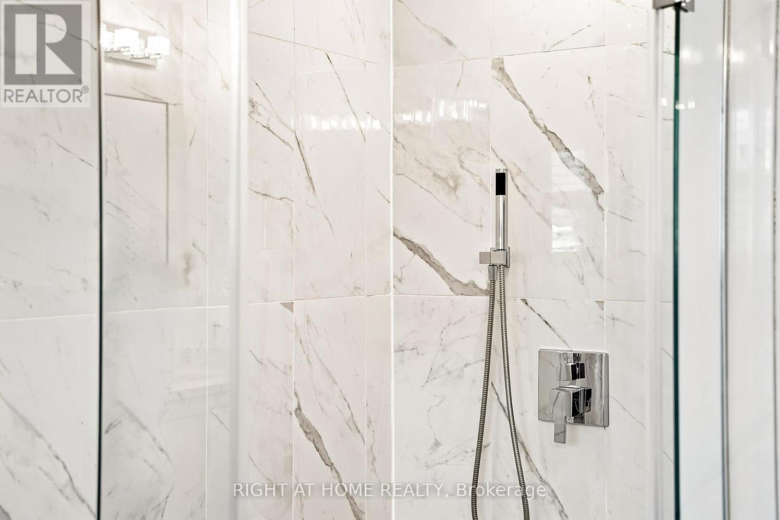179 Cachet Boulevard, Whitby, ON - Indoor Photo Showing Bathroom