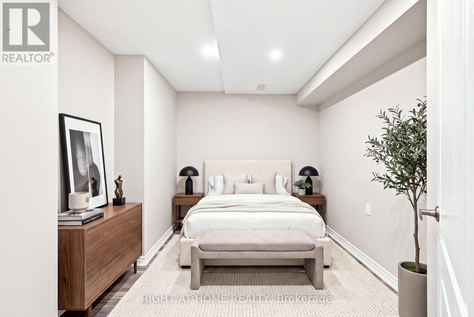 179 Cachet Boulevard, Whitby, ON - Indoor Photo Showing Bedroom
