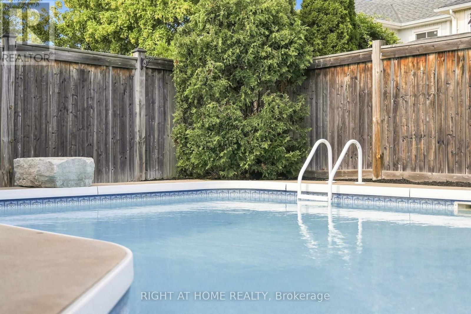 179 Cachet Boulevard, Whitby, ON - Outdoor With In Ground Pool