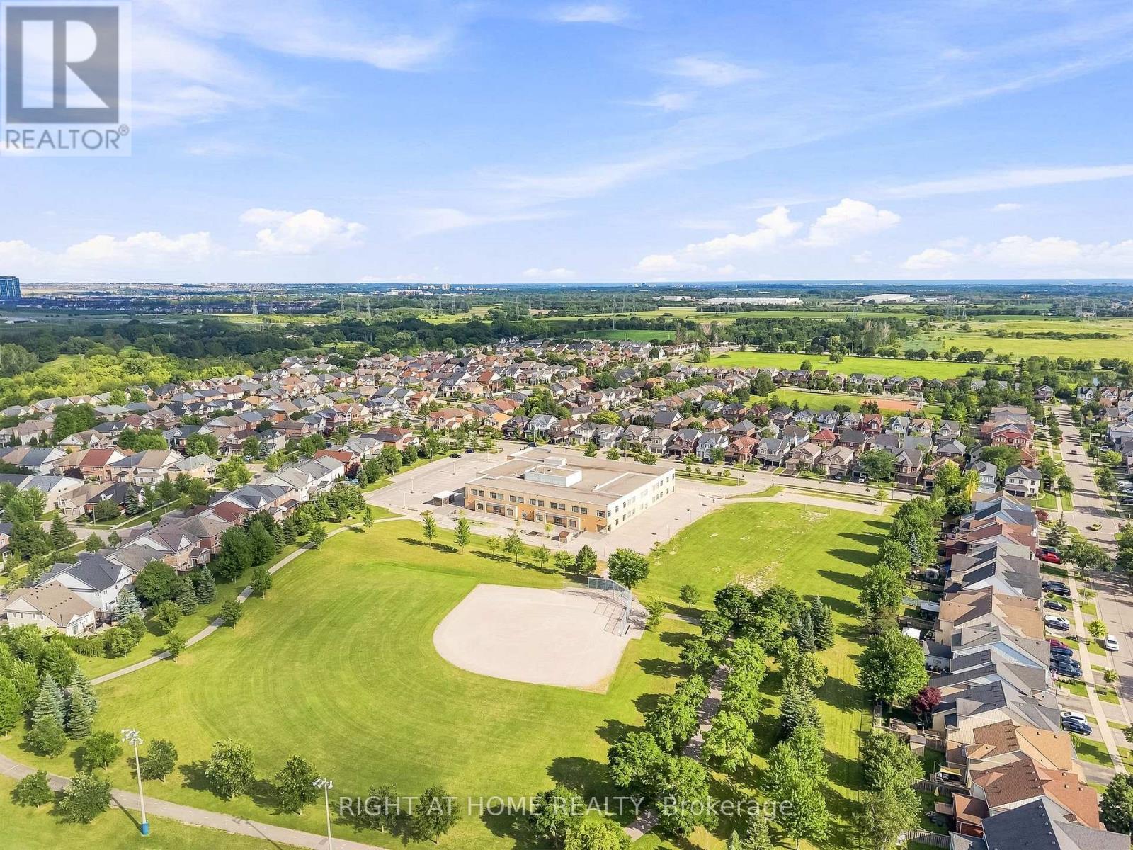 179 Cachet Boulevard, Whitby, ON - Outdoor With View