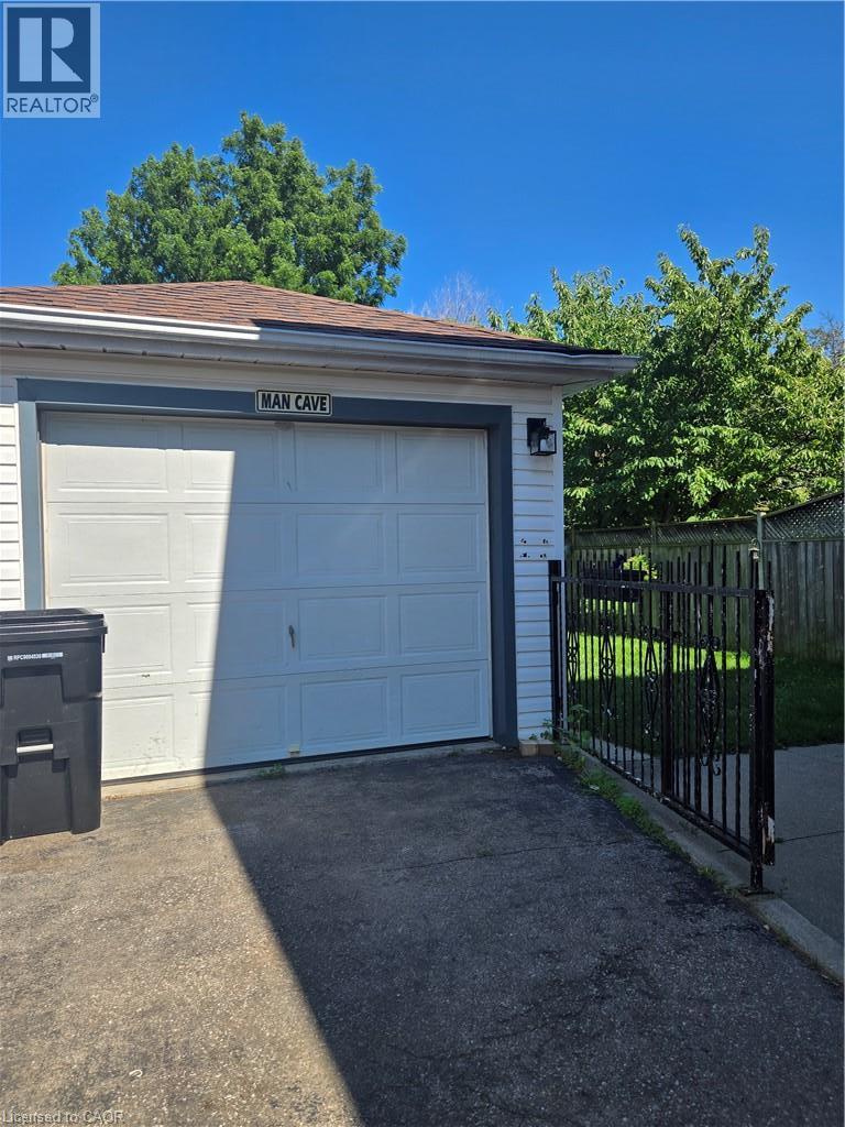 59 Chalmers Street S, Cambridge, ON - Outdoor