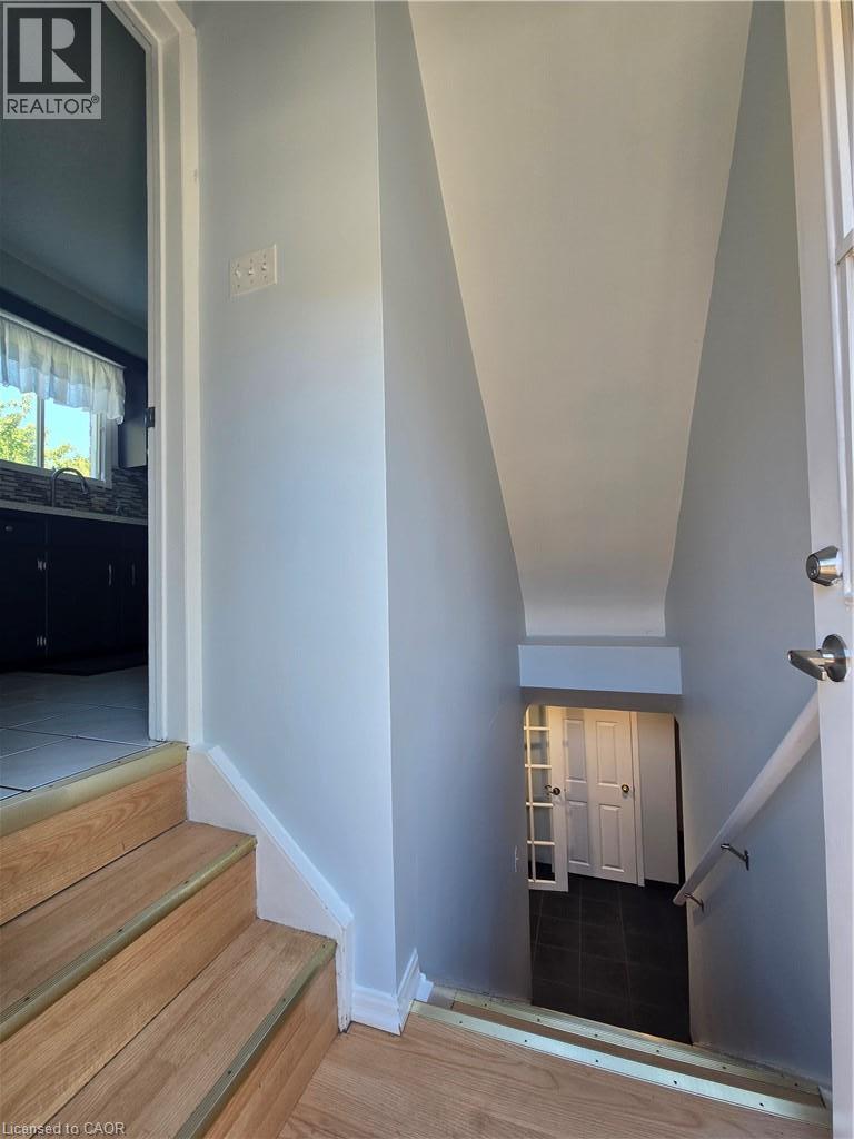 59 Chalmers Street S, Cambridge, ON - Indoor Photo Showing Other Room